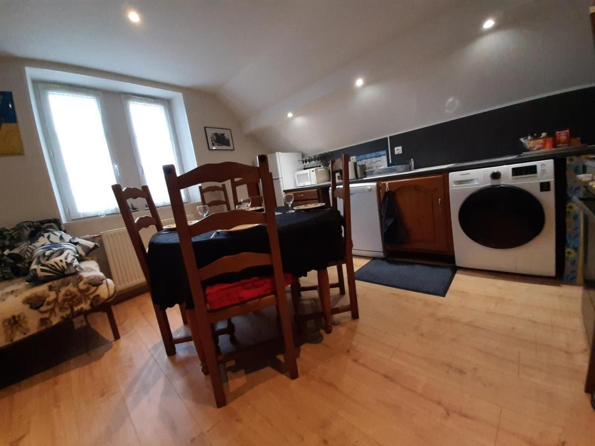 Le Deux Gaulle Apartamento Le Mêle-sur-Sarthe Exterior foto