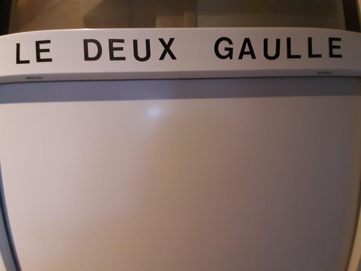 Le Deux Gaulle Apartamento Le Mêle-sur-Sarthe Exterior foto