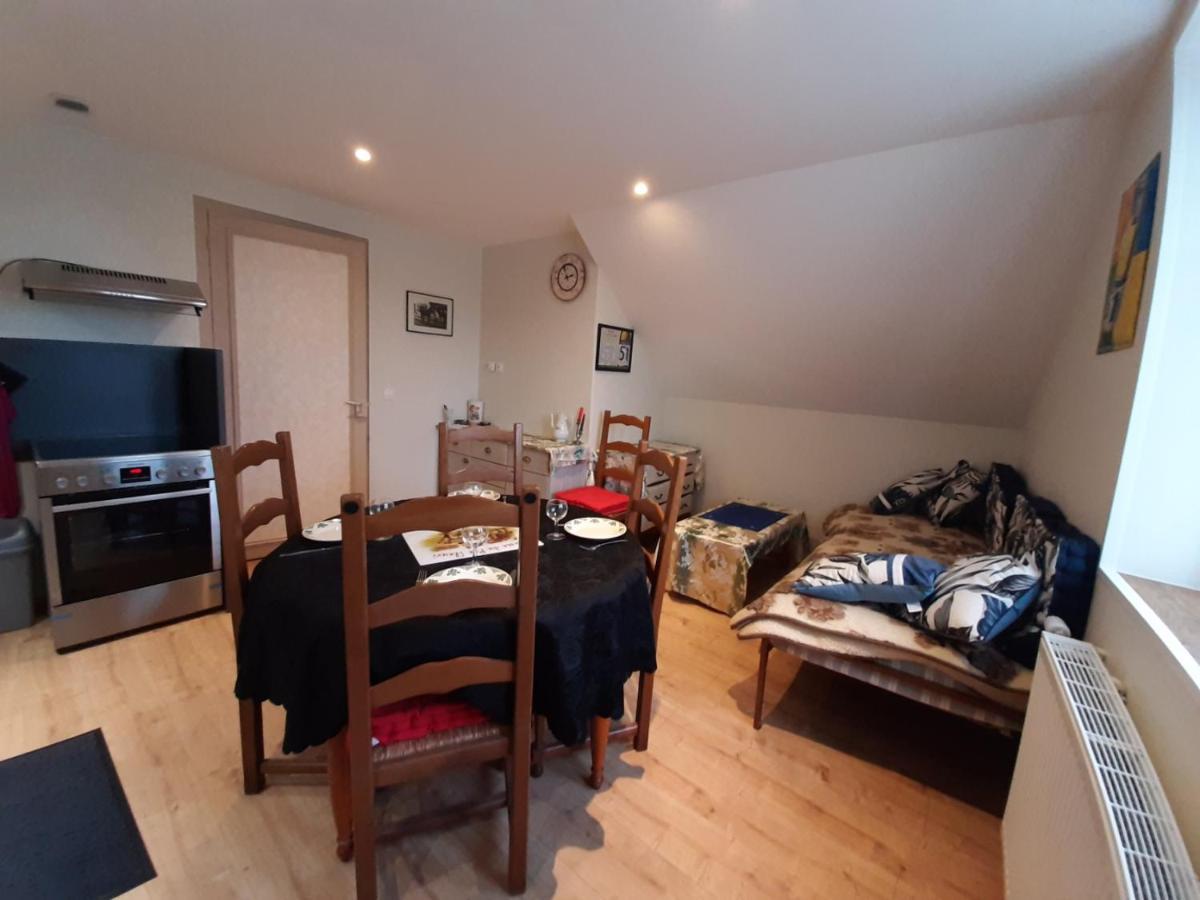Le Deux Gaulle Apartamento Le Mêle-sur-Sarthe Exterior foto